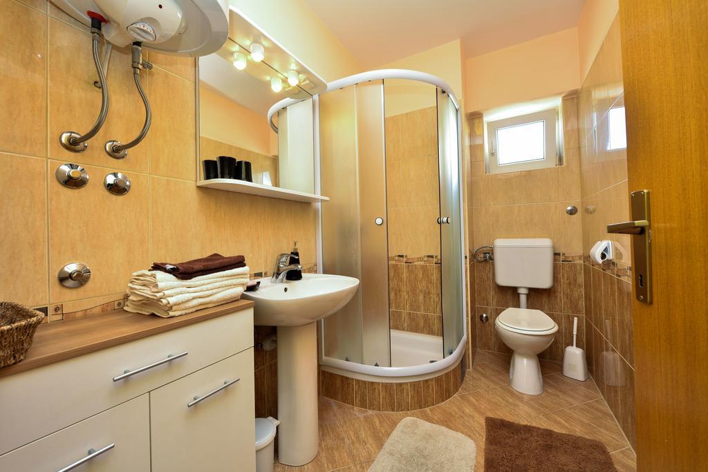 Apartments Mate ตูรันญ์ ภายนอก รูปภาพ